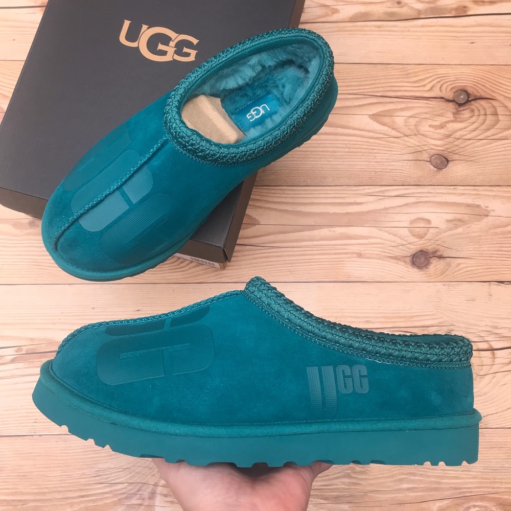 UGG Tasman Scatter Graphic